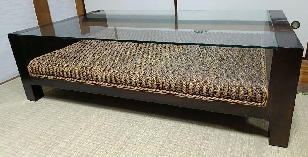 ウォーターヒヤシンス ガラステーブル