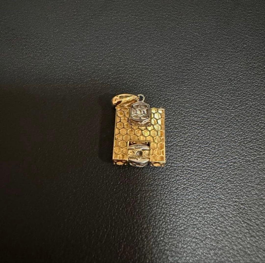 K18 18金　イエローゴールド　ホワイトゴールドHペンダントトップ　3.29g