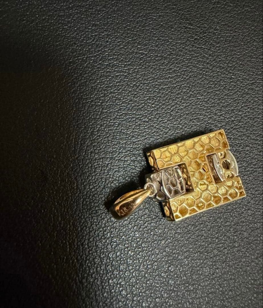 K18 18金　イエローゴールド　ホワイトゴールドHペンダントトップ　3.29g