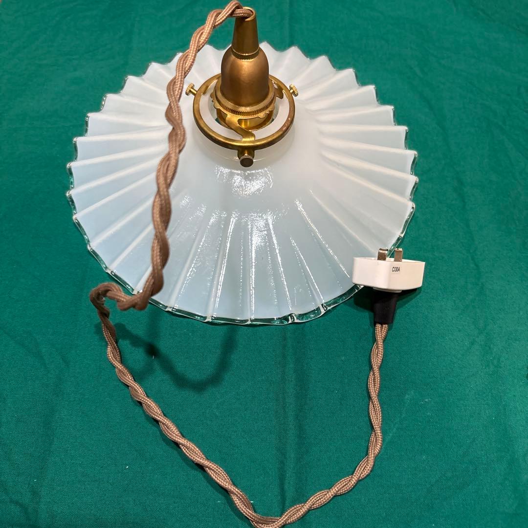 ③ミルクガラス　ペンダントライトビンテージ