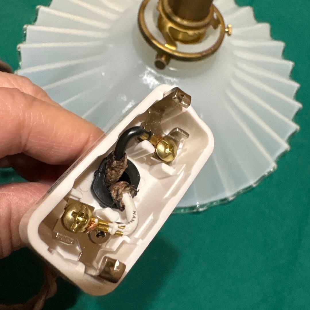 ③ミルクガラス　ペンダントライトビンテージ