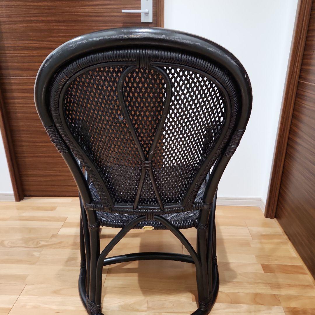 KAZAMA黒のラタンアームチェア