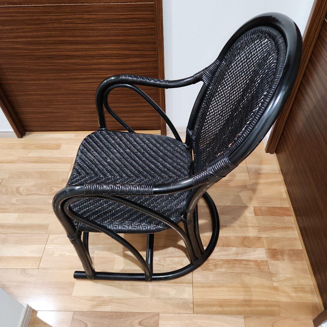 KAZAMA黒のラタンアームチェア
