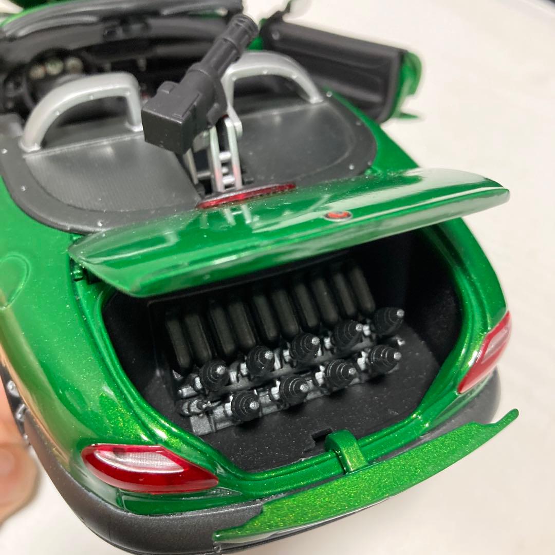 1/18 JAGUAR XKR ROADSTER「007 ダイ・アナザー・デイ」 - メルカリ