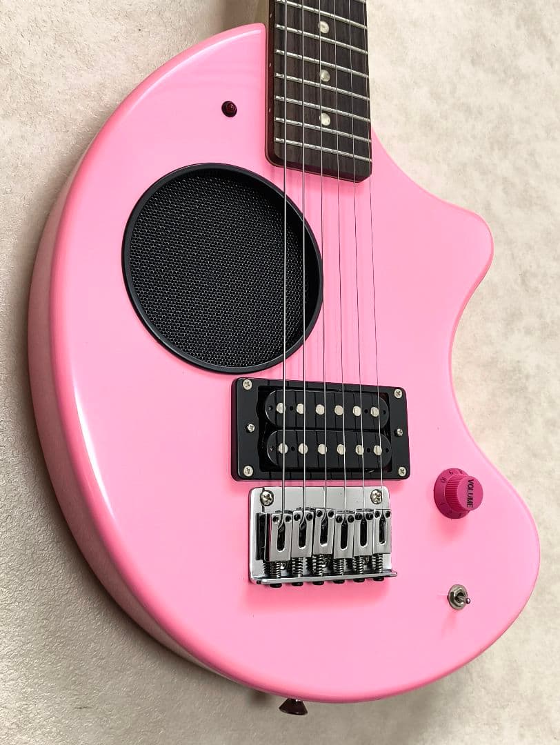 【新品同様！美品！】ZO-3 ピンク アンプ内蔵ミニギター 専用ソフトケース付