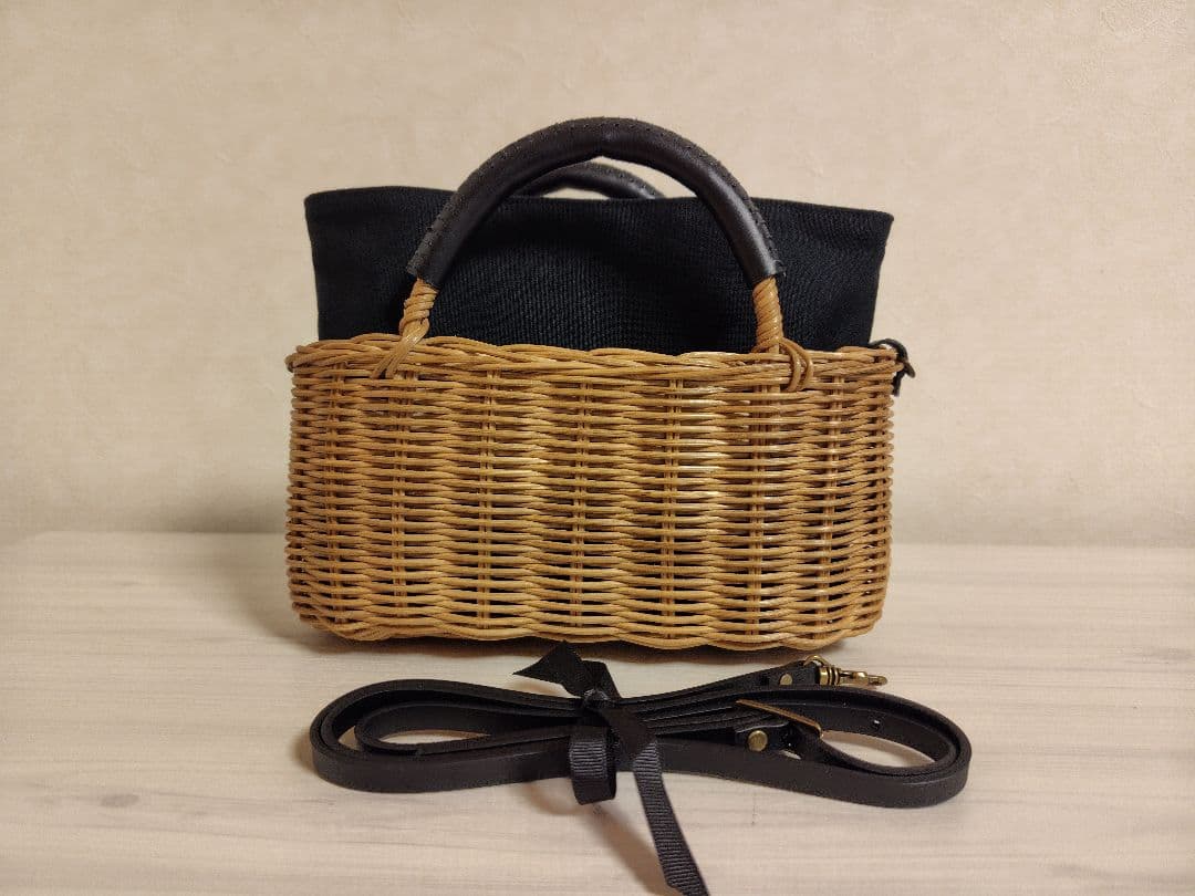 籐編みかごバッグポシェット　本革　ハンドメイド　ブラック tousket ® 藤編みかごバッグ 「どんぐりかごバッグorかごポシェット