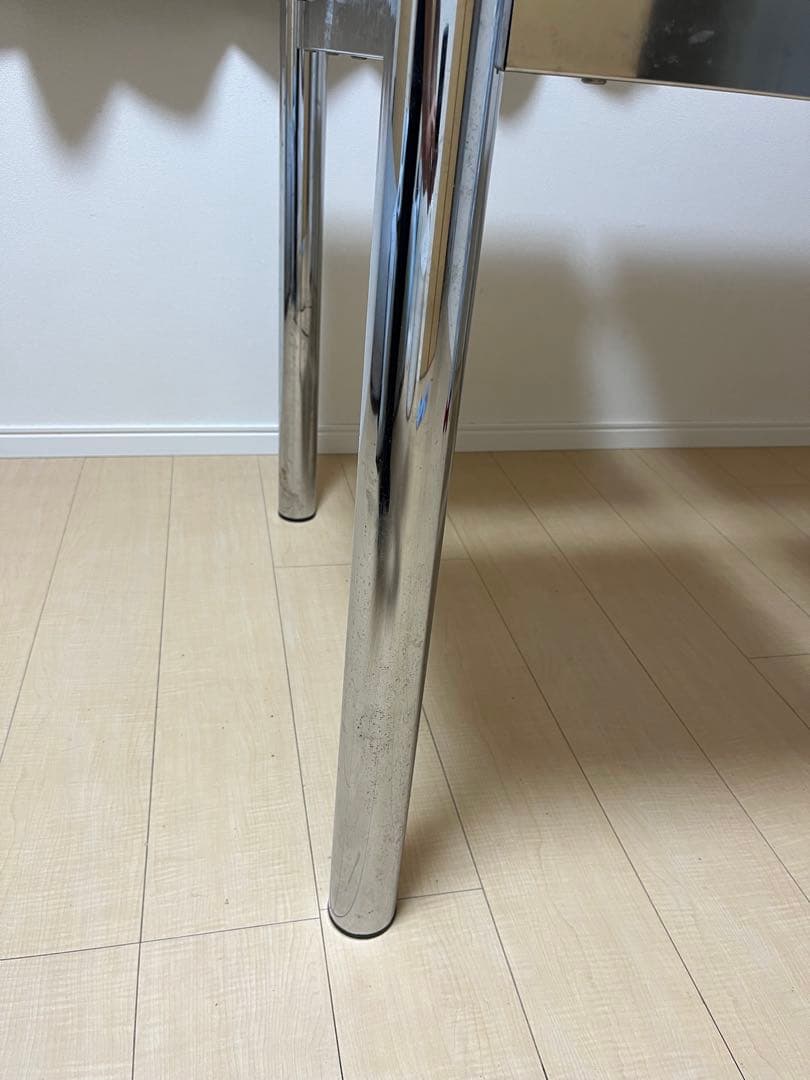 ガラステーブル