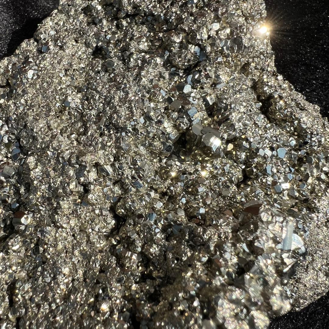 ✳金ピカ‼️極上の輝き✨無数の細かい金の輝き✨強力邪気祓い、金運✨パイライト 原石