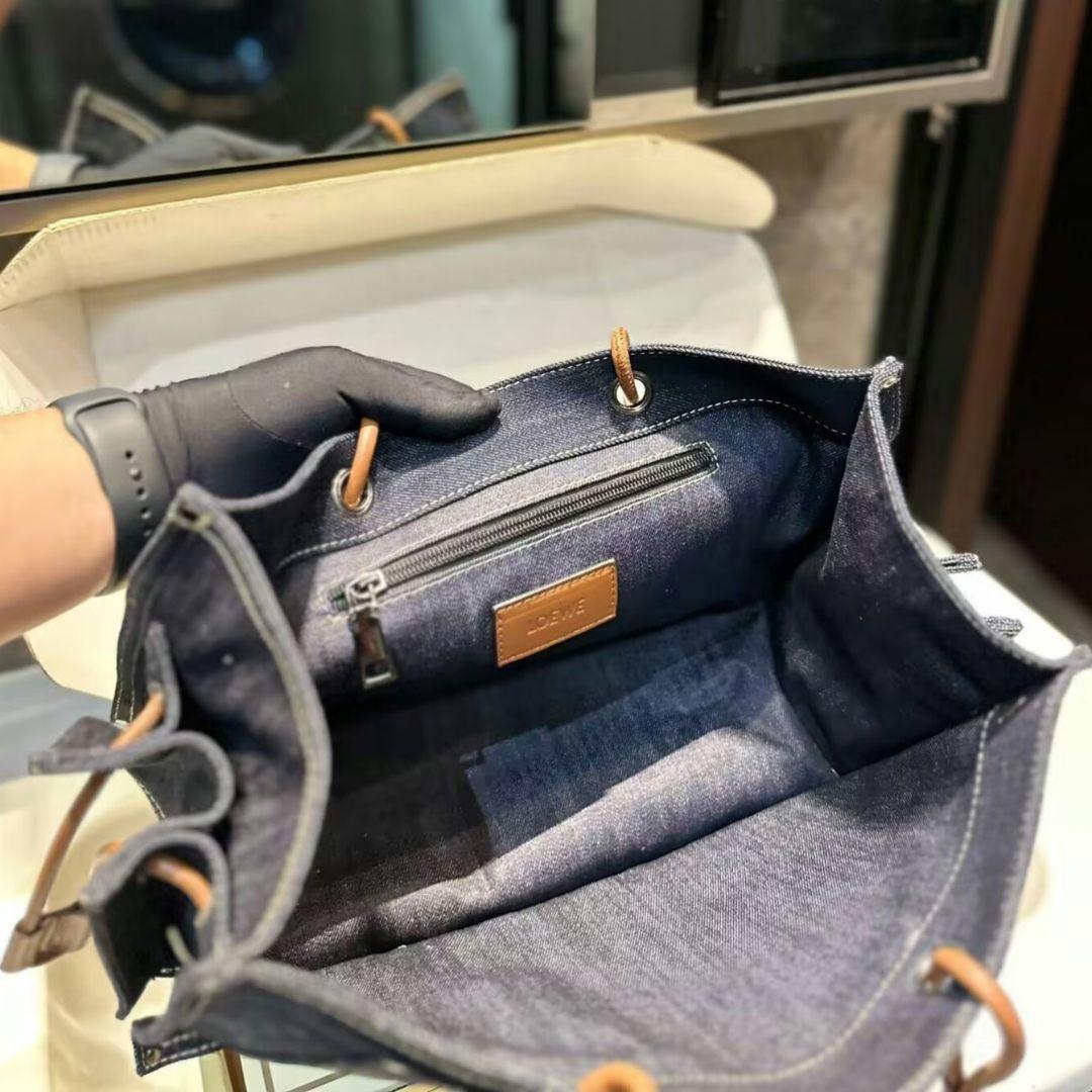 ロエベのトートバッグです