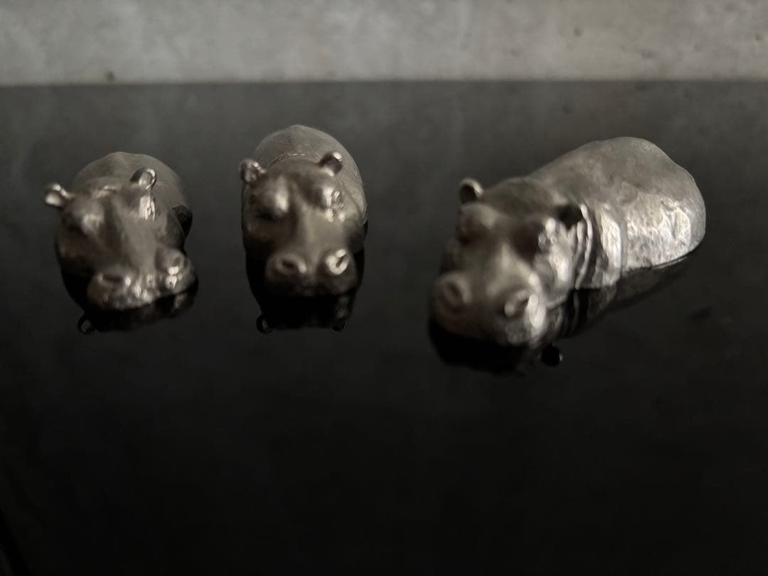 村中保彦さんのカバの置物 5個