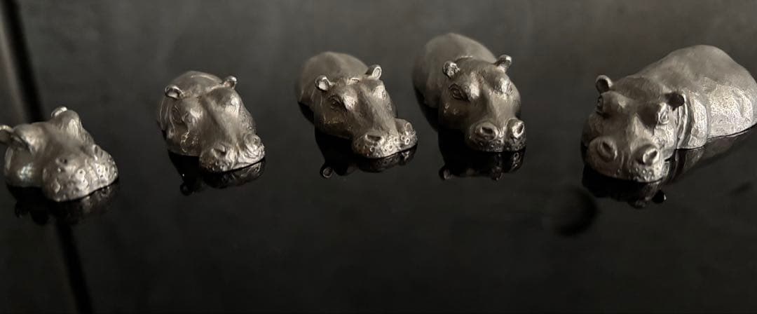 村中保彦さんのカバの置物 5個