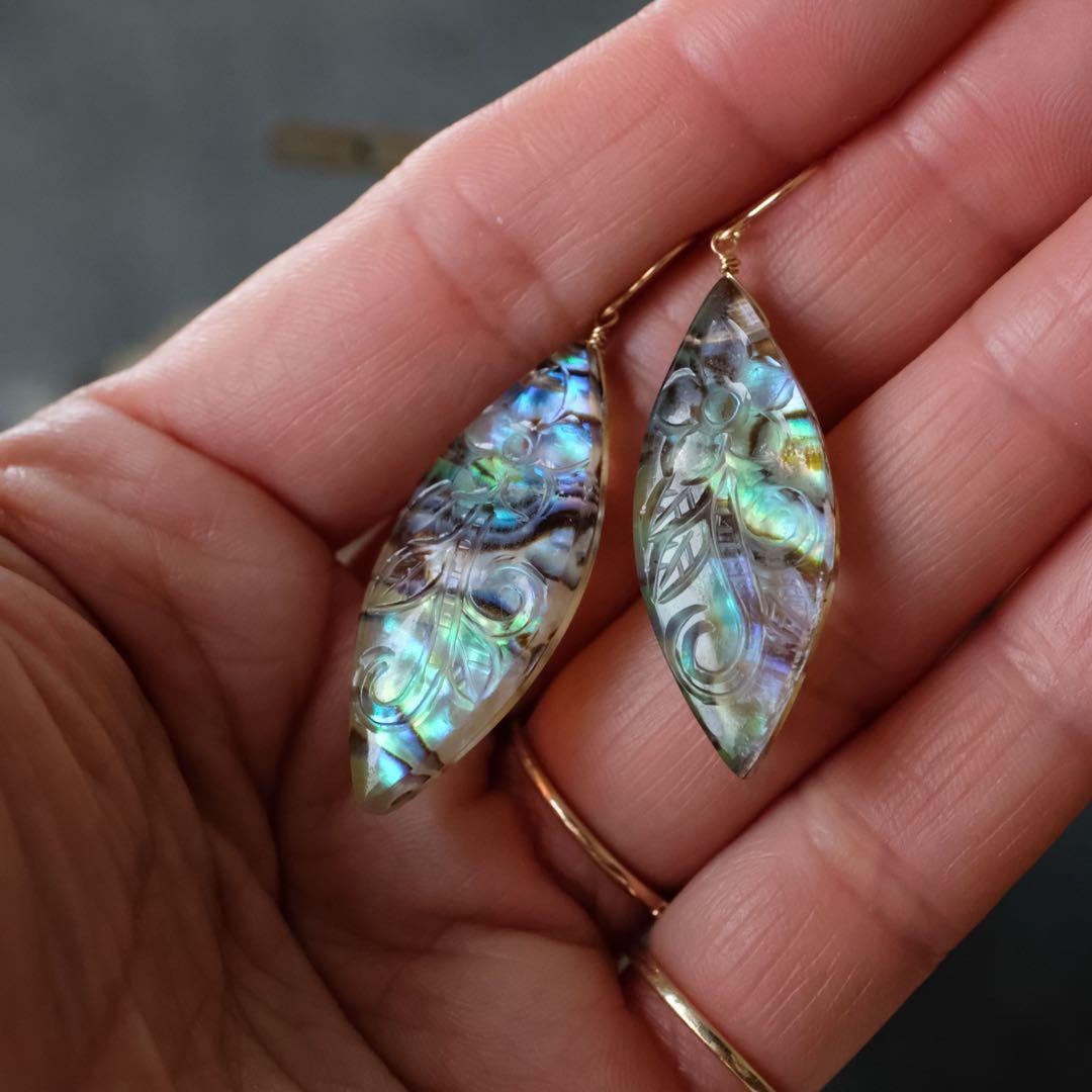 14kgfアバロンシェルフラワーカービングマーキスカットピアス/イヤリング