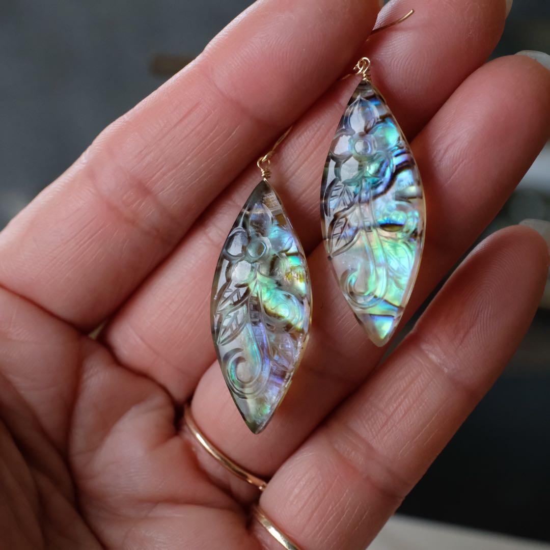 14kgfアバロンシェルフラワーカービングマーキスカットピアス/イヤリング