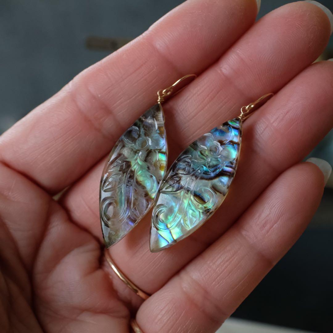 14kgfアバロンシェルフラワーカービングマーキスカットピアス/イヤリング