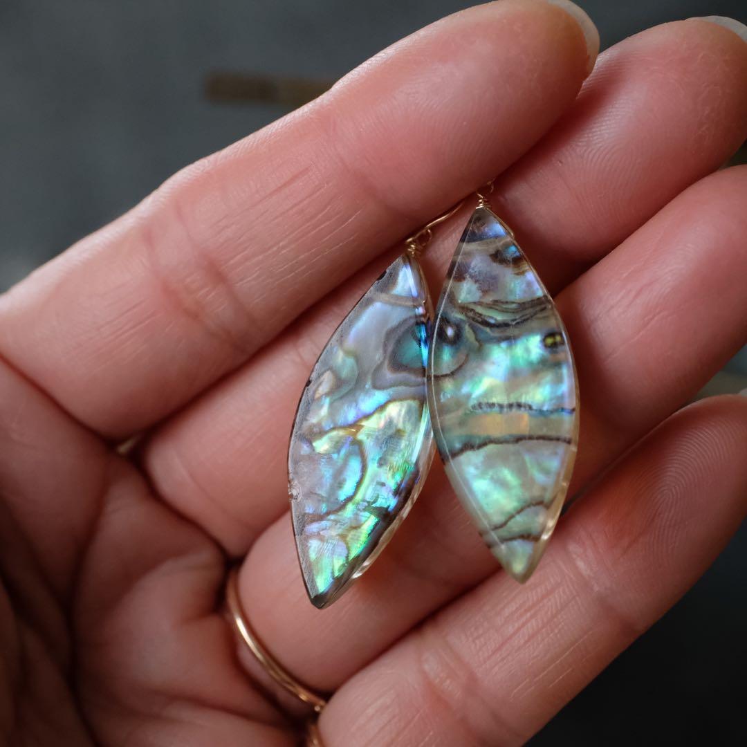 14kgfアバロンシェルフラワーカービングマーキスカットピアス/イヤリング