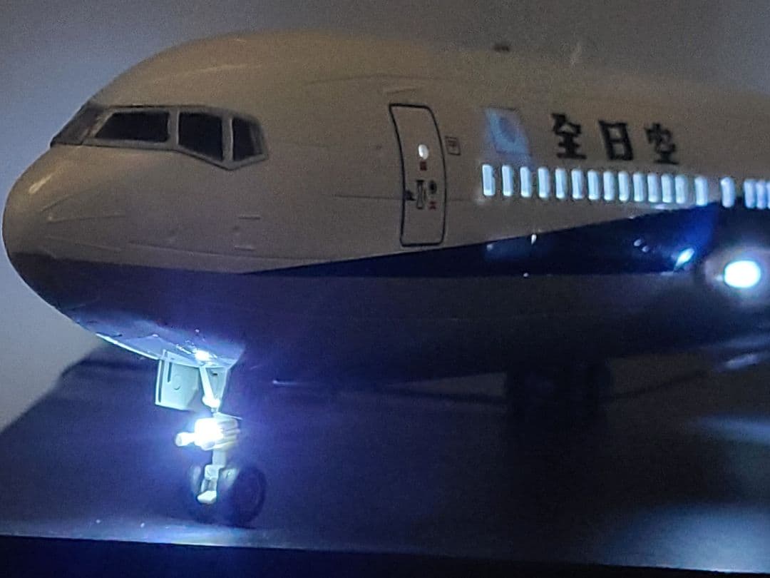 ANA BOEING 767-200 LED仕様完成品 1/100 - メルカリ