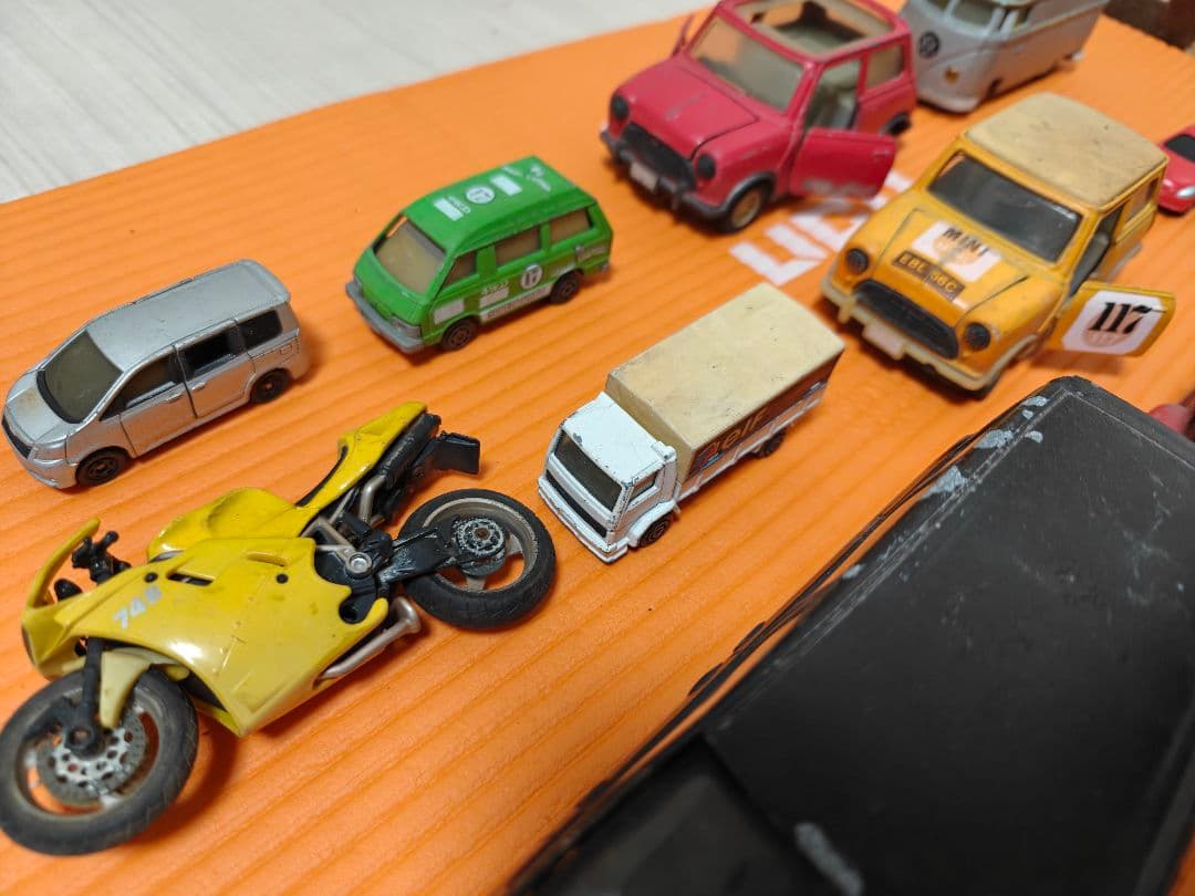 ⭐ミニカーセット トミカ＊いろいろまとめ売り 17台セット - メルカリ