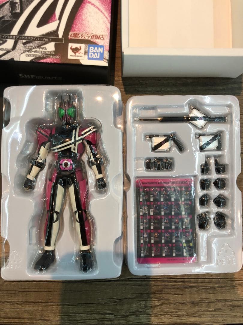 S.H.Figuarts 真骨彫 仮面ライダーディケイド ネオディケイドライバー