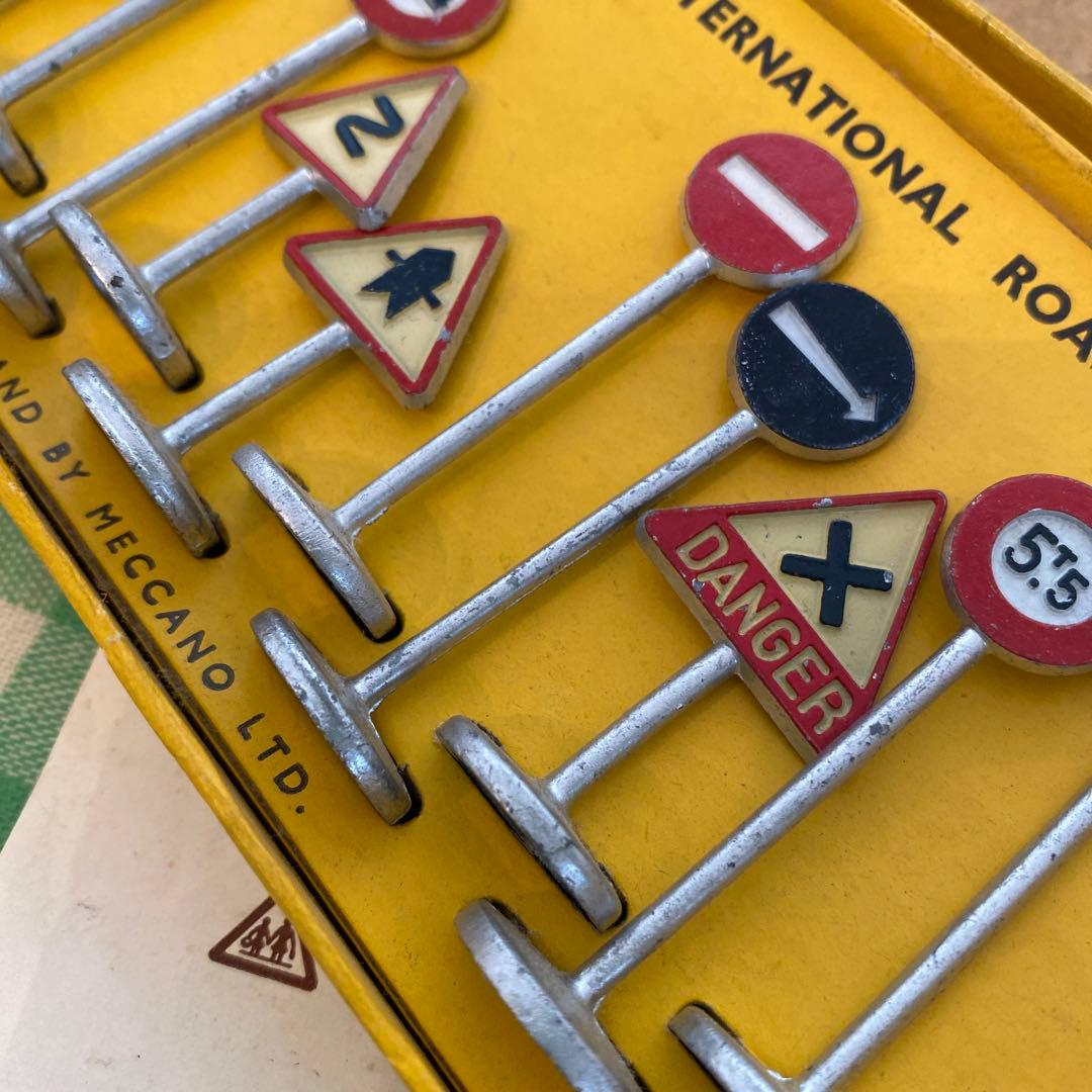 DINKY TOYS no771 ロードサイン