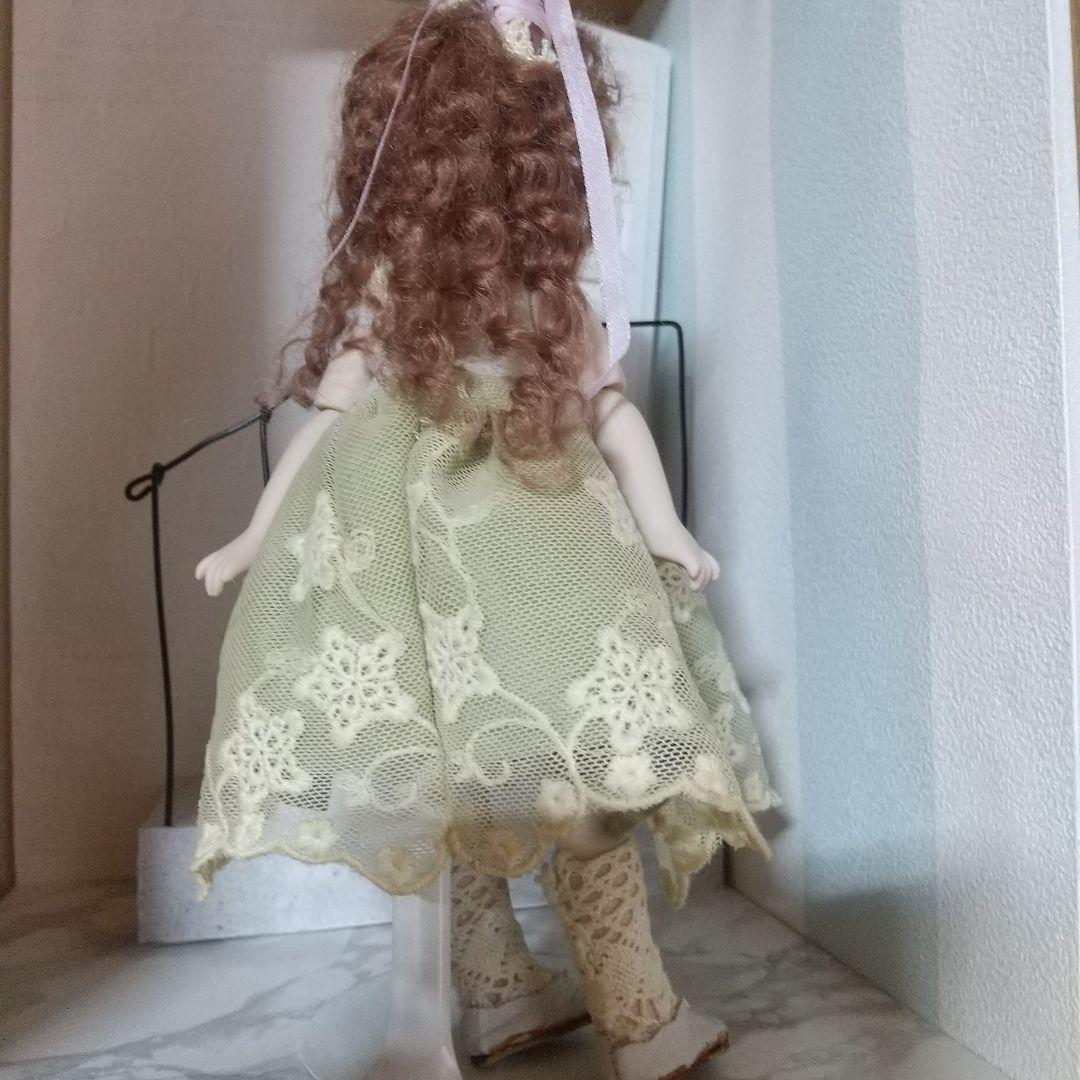 小さいビスクドール ドールスタンド付き