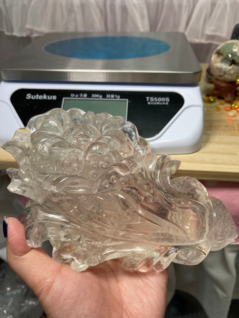 天然石高品質高透明‼️水晶　手彫り　白菜の形に彫刻した物　白水晶