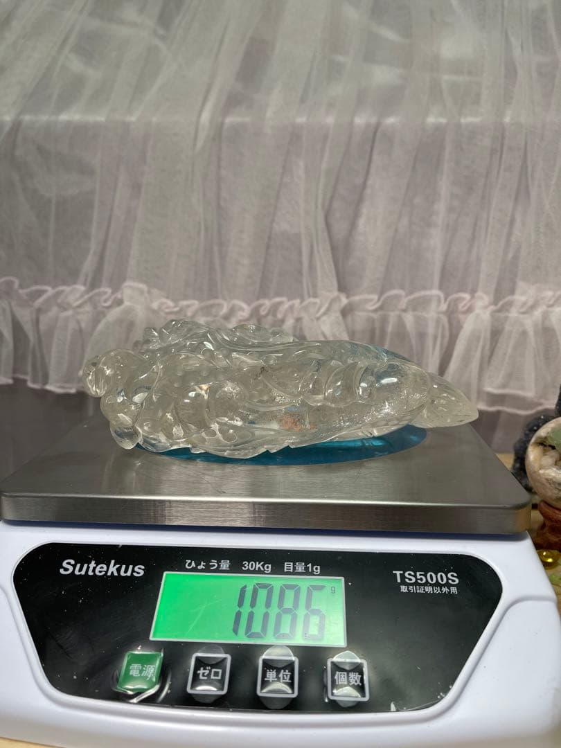 天然石高品質高透明‼️水晶　手彫り　白菜の形に彫刻した物　白水晶