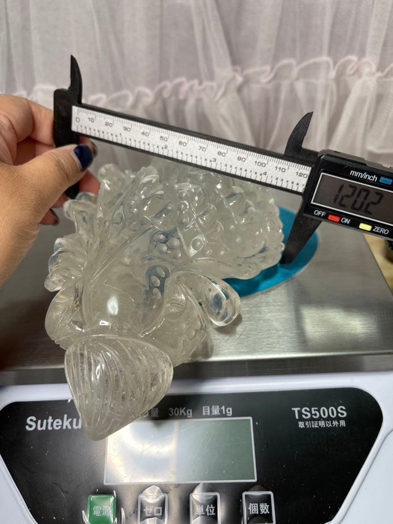 天然石高品質高透明‼️水晶　手彫り　白菜の形に彫刻した物　白水晶