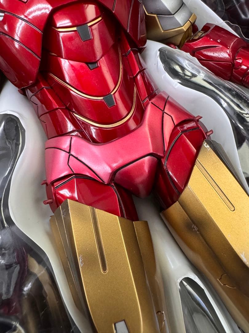 美品 IRON MAN 2 ホットトイズ アイアンマン マーク6