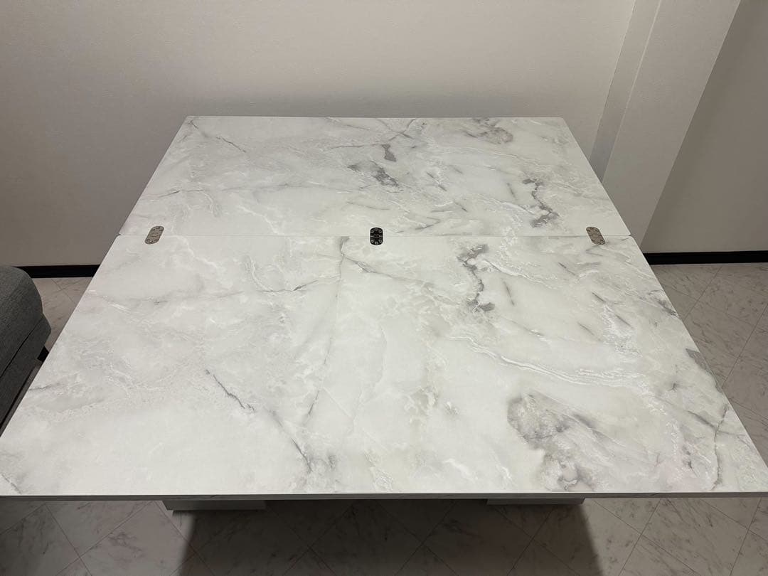 【大容量収納付き 昇降式センターテーブル】