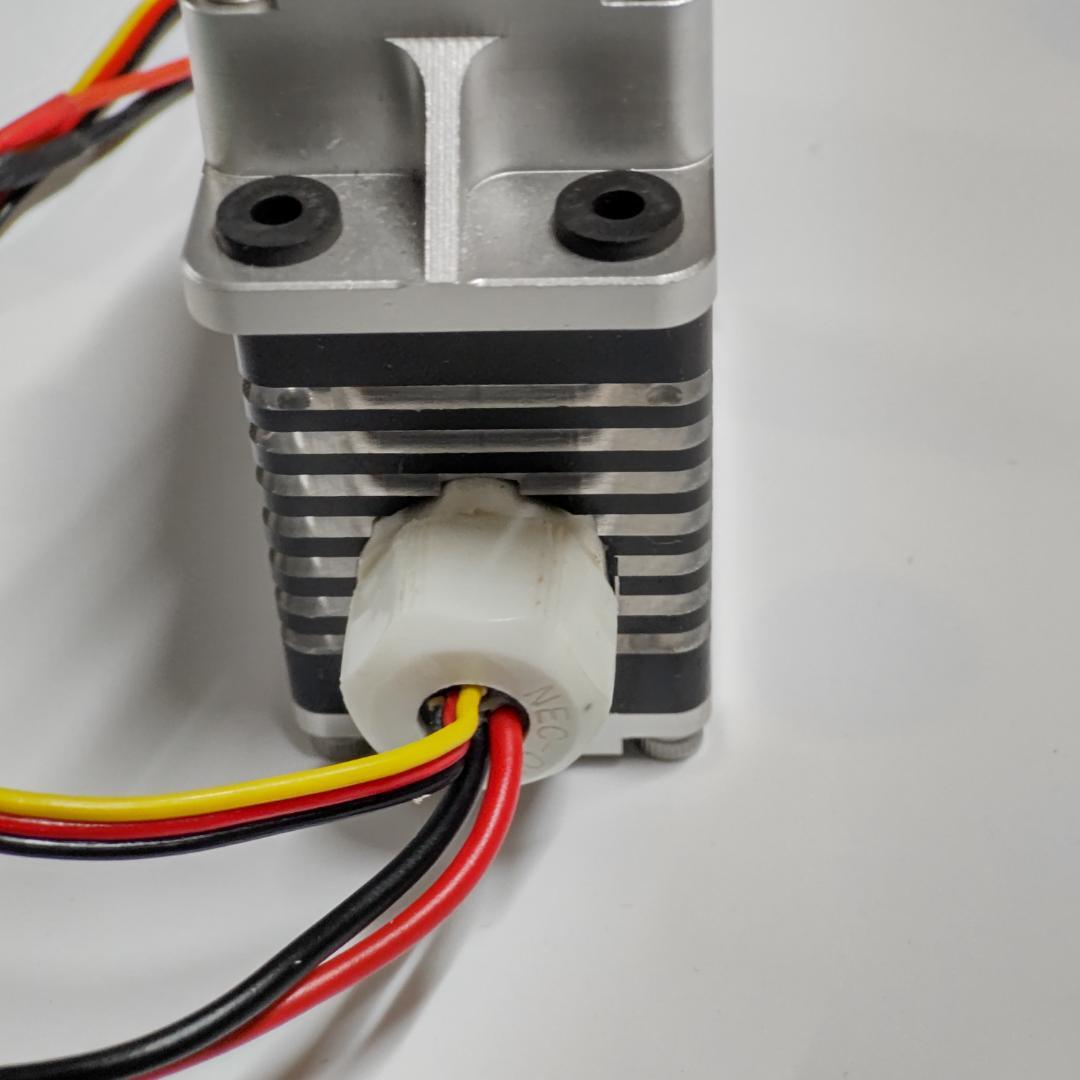 ラジコンカー1/5　ハイテック 110Kgトルクサーボ　（HS-1005SGT）