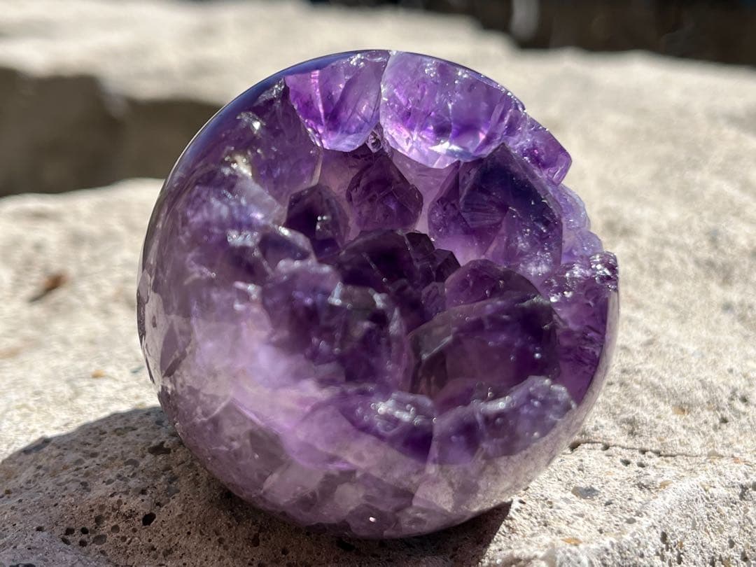 【来福】ウルグアイ産⭐️帝王アメジスト笑口⭐️龍穴⭐️N2⭐️台座付き