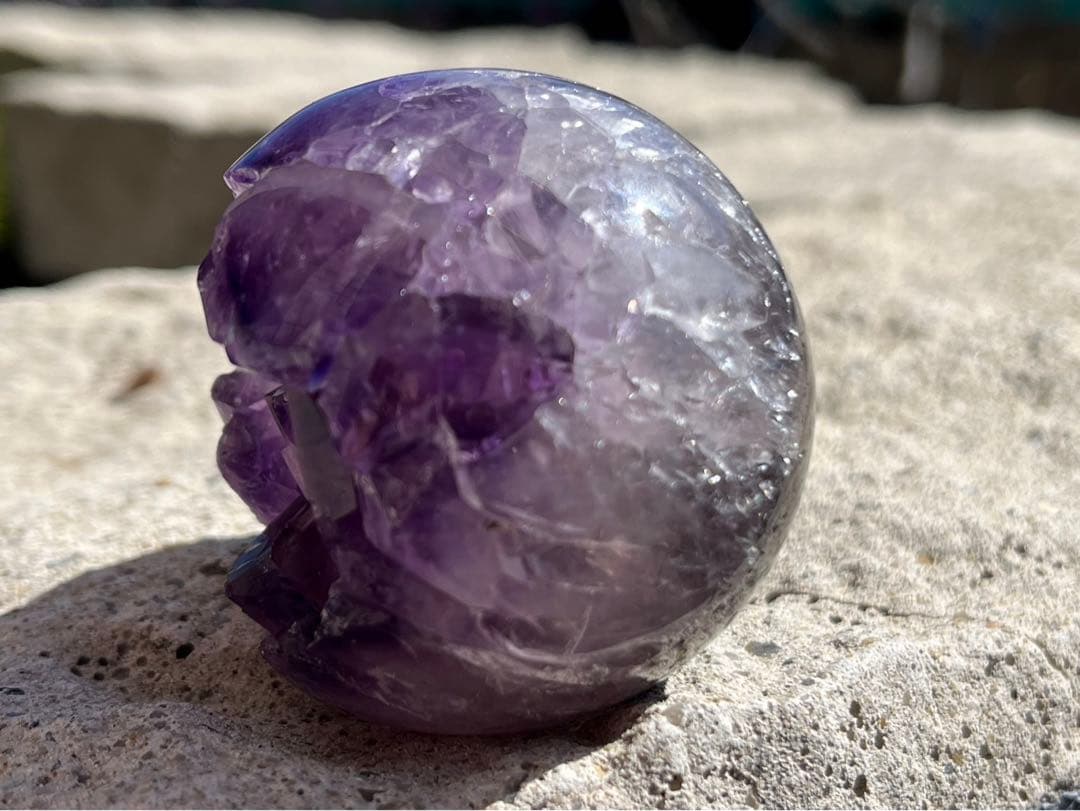 【来福】ウルグアイ産⭐️帝王アメジスト笑口⭐️龍穴⭐️N2⭐️台座付き