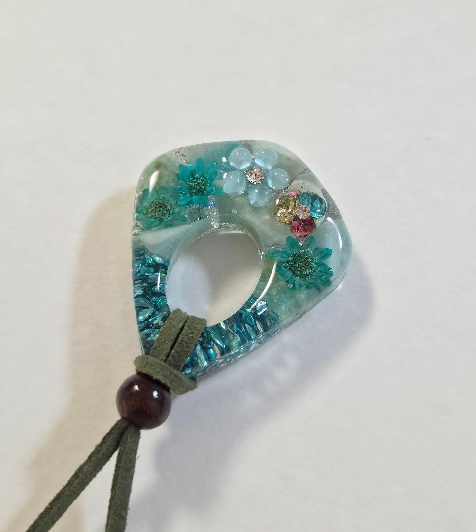 アマゾナイト☆天然石とドライフラワーレジンネックレス✨　豪華バージョン☆