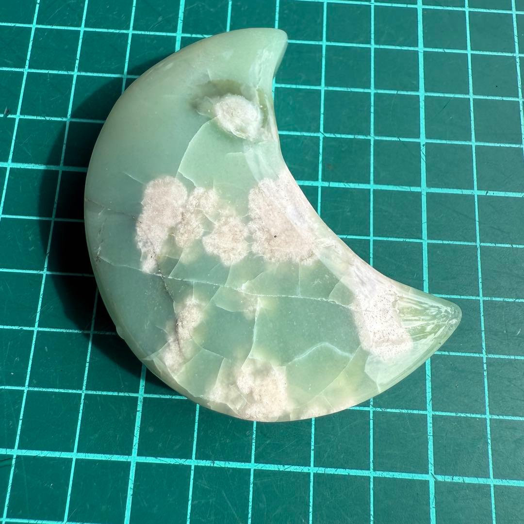高品質　グリーン桜瑪瑙　ムーン　月　握り石　70g 底面磨き　自然石③