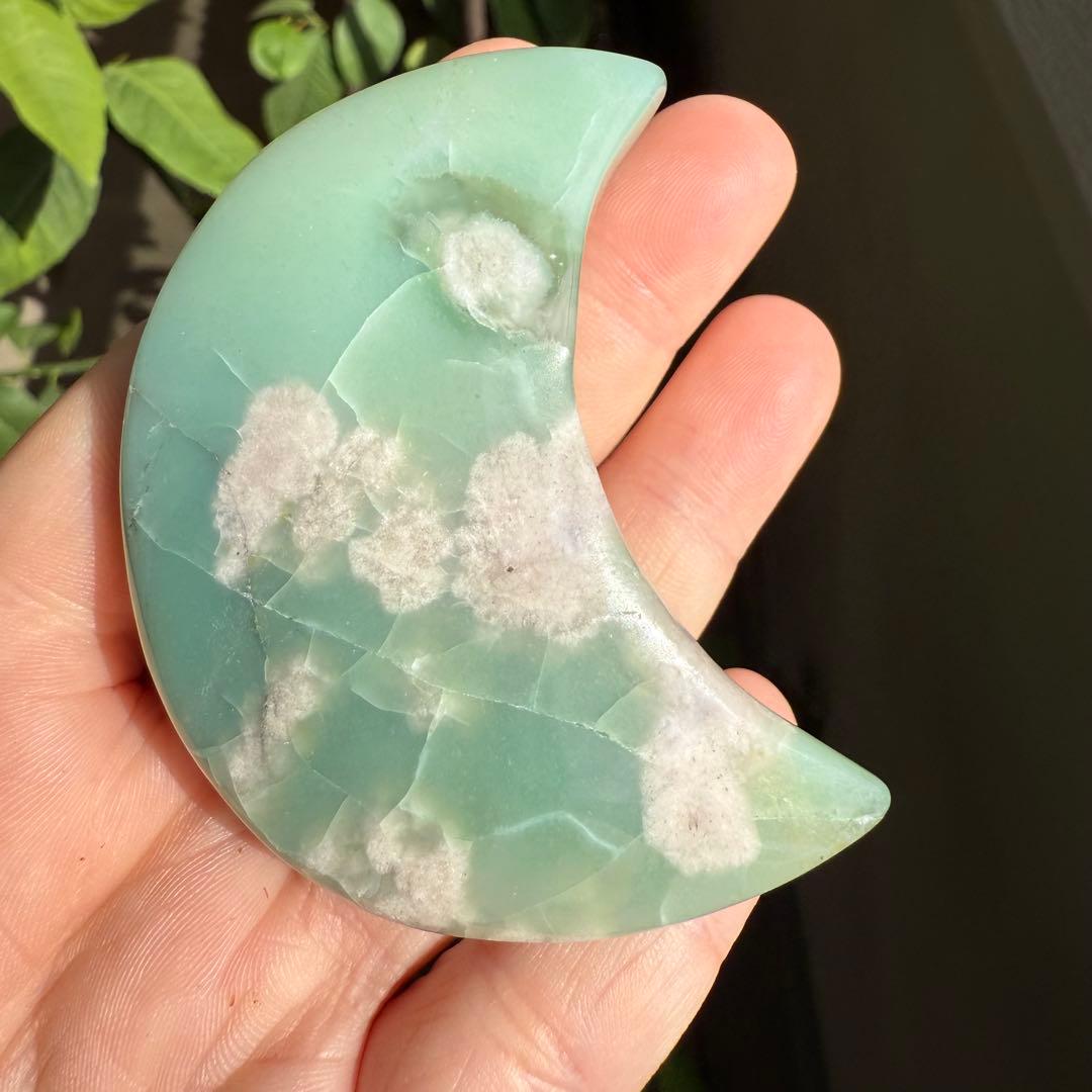 高品質　グリーン桜瑪瑙　ムーン　月　握り石　70g 底面磨き　自然石③