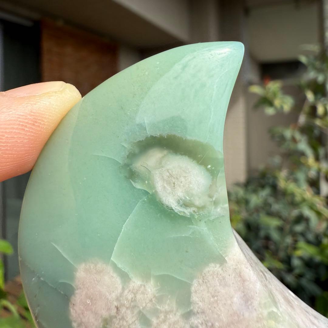 高品質　グリーン桜瑪瑙　ムーン　月　握り石　70g 底面磨き　自然石③