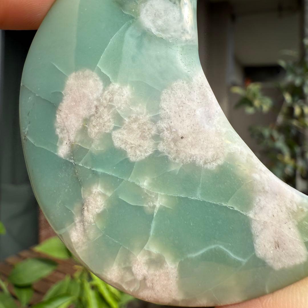 高品質　グリーン桜瑪瑙　ムーン　月　握り石　70g 底面磨き　自然石③