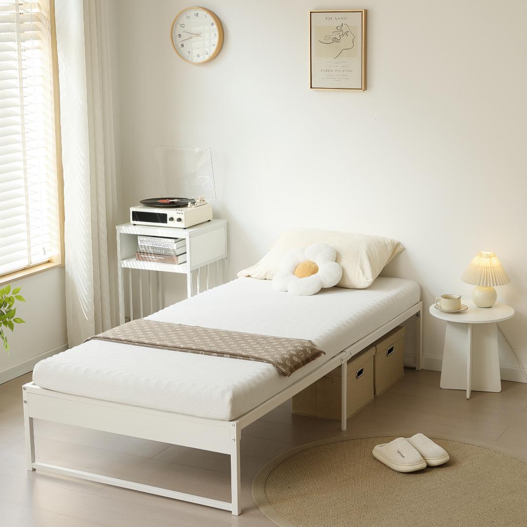 人気再入荷！ベッドフレーム【S・シングル】　シンプル　パイプ＋木　WHITE