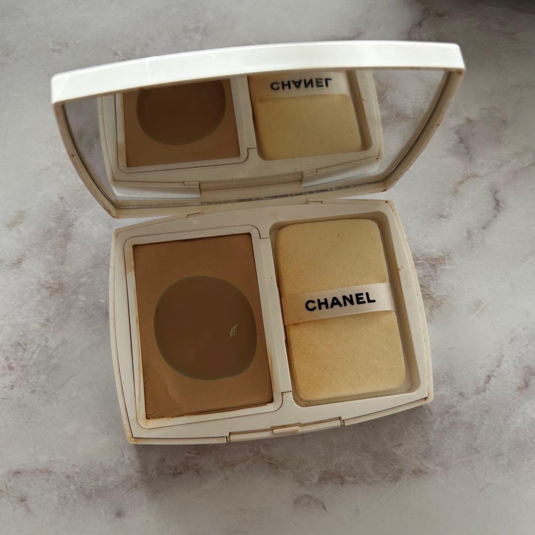 CHANEL シャネル ル ブラン ブライトニング コンパクトB20 - メルカリ