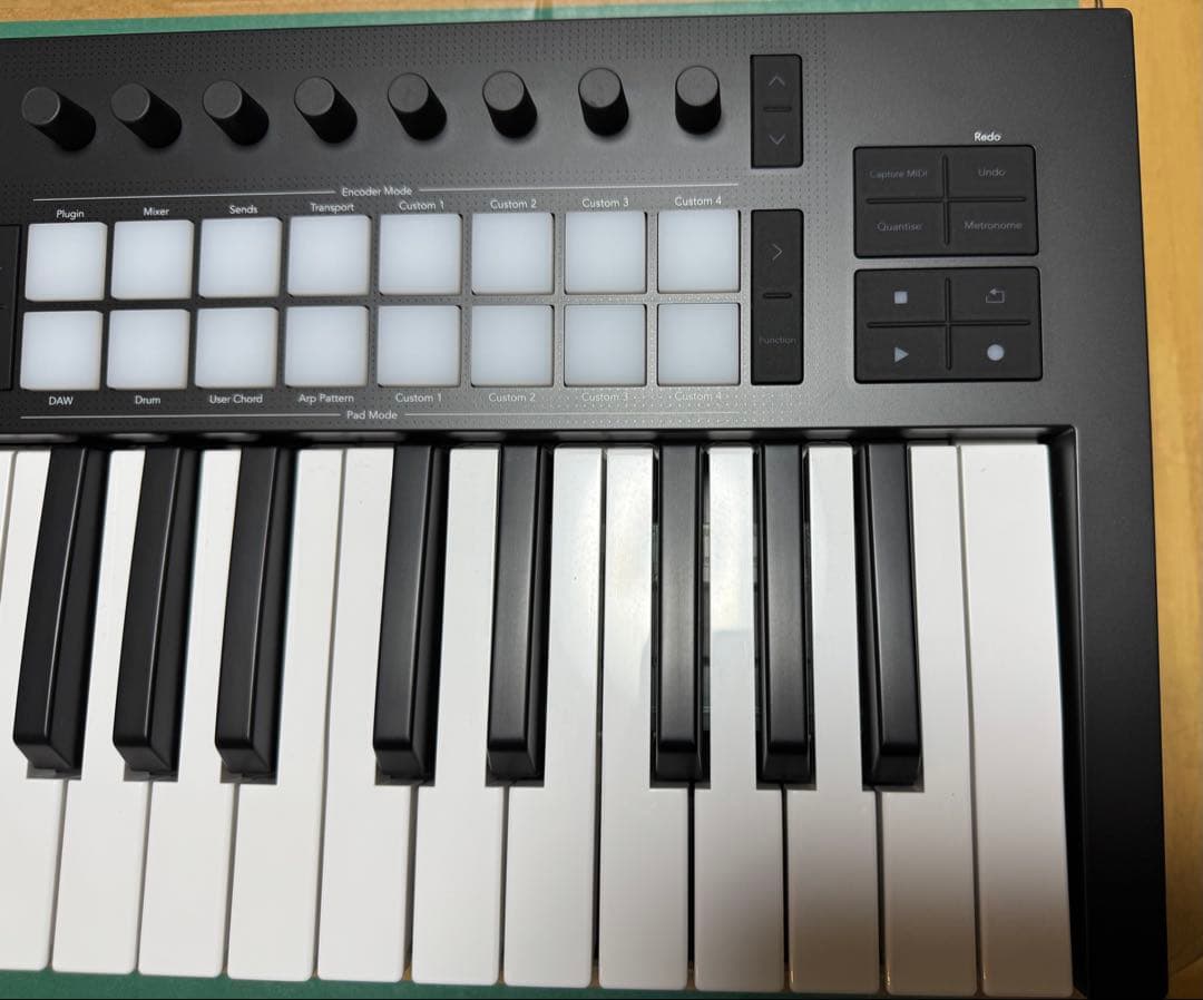 NOVATION Launchkey 25 MK4 MIDIキーボード 送料無料