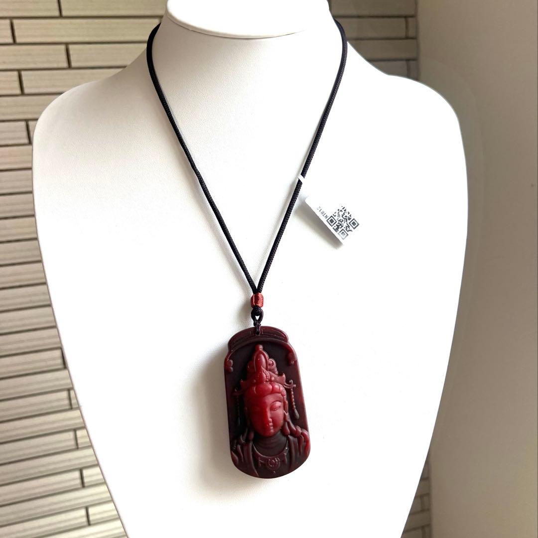 ミャンマー産天然ロジンの大曰如来仏陀彫りペンダントAB1016