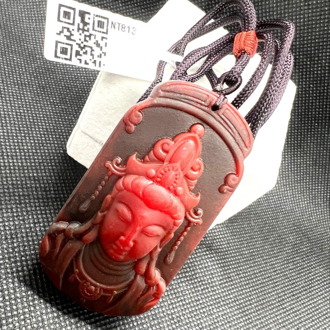 ミャンマー産天然ロジンの大曰如来仏陀彫りペンダントAB1016