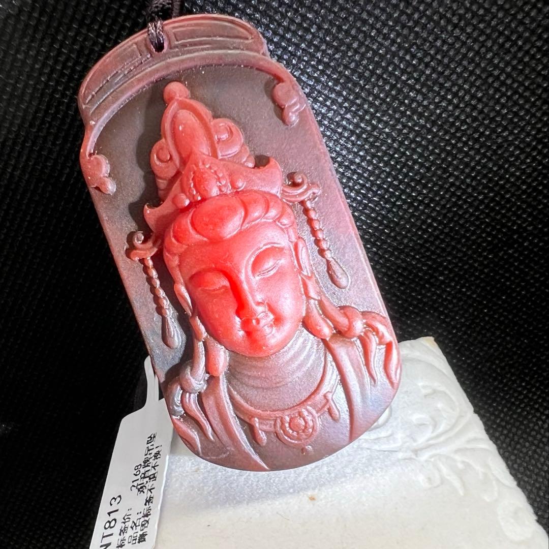 ミャンマー産天然ロジンの大曰如来仏陀彫りペンダントAB1016