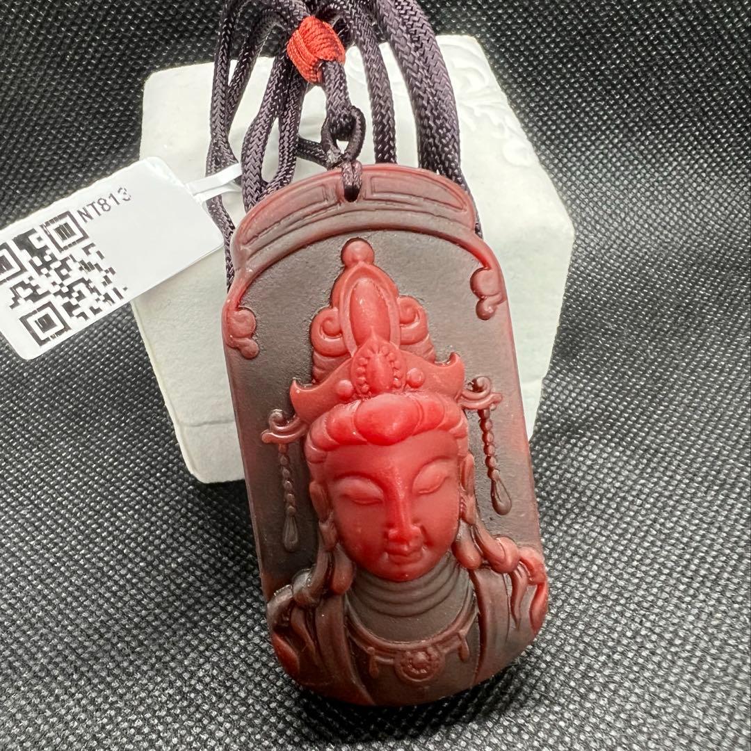 ミャンマー産天然ロジンの大曰如来仏陀彫りペンダントAB1016