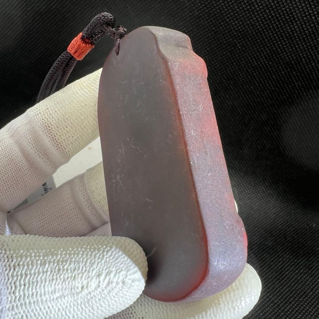 ミャンマー産天然ロジンの大曰如来仏陀彫りペンダントAB1016