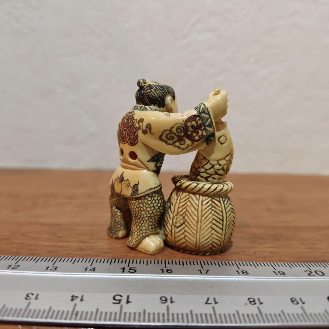 時代提物 人物根付 天然素材【魚売り】高さ約5.2cm 重さ26ｇ 江戸の暮らし