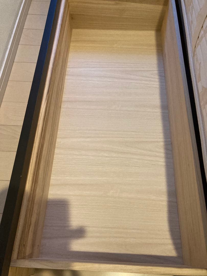 【かまぼこ】①シモンズ　フレーム＋マットレス　シングル1台（写真左側1台）