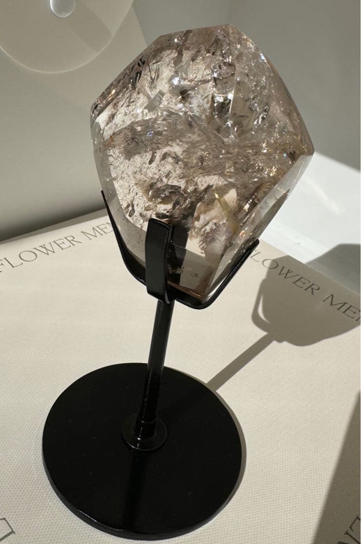 スタンド付き アイリス スモーキー クォーツ フリーフォーム 虹 Smoky
