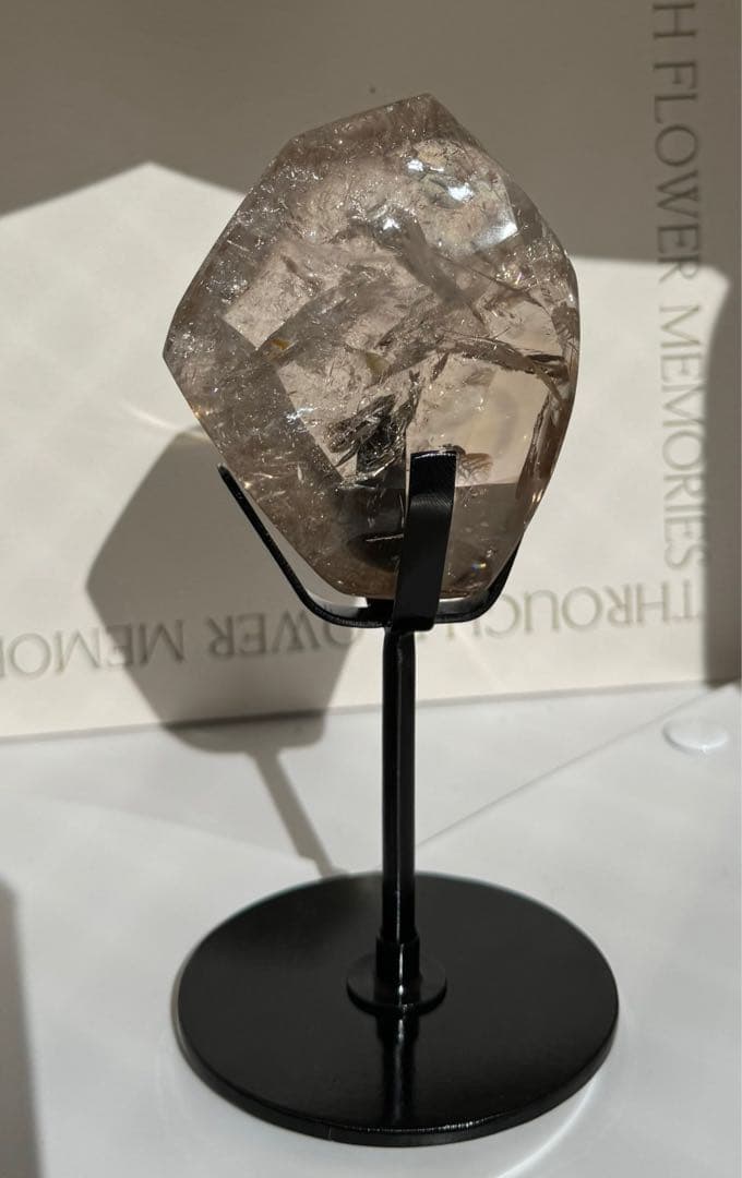 スタンド付き アイリス スモーキー クォーツ フリーフォーム 虹 Smoky