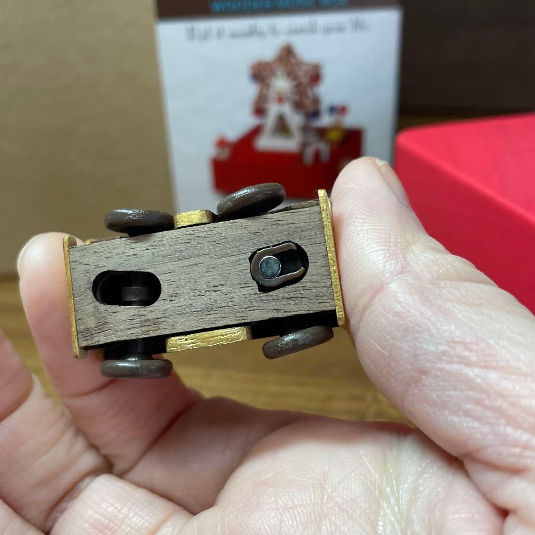 【廃盤　希少】2015年製　ジオラマ　ハローキティ 観覧車 木製オルゴール 箱付